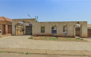 2 Bedroom House in Chiawelo