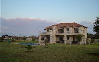 6 Bedroom House in Grootfontein Estate