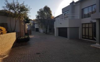 4 Bedroom House in Waterkloof Ridge