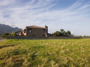 800 m² Land available in King George Park