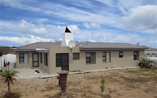 3 Bedroom House in Langebaan North