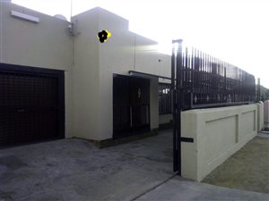 3 Bed House in Daveyton