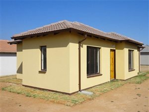 2 Bed House in Clayville