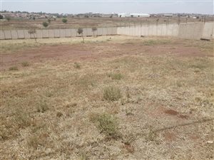 408 m² Land available in Clayville