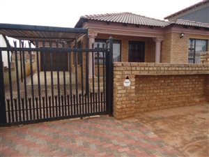 3 Bed House in Mahube Valley