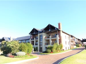 3 Bedroom Apartment in Waterfall Hills Mature Lifestyle Estate