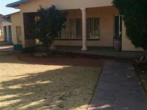 3 Bed House in Barkly West