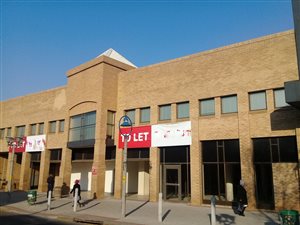 2600 m² Commercial space in Alberton