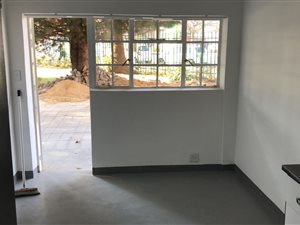 Bachelor apartment in Benoni Central
