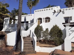 6 Bed House in Magalieskruin
