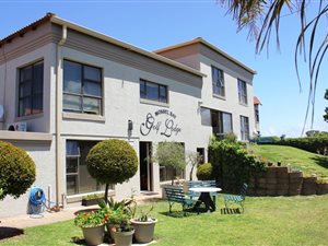 6 Bed House in Mossel Bay Golf Estate