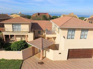 6 Bed House in Port Elizabeth Central