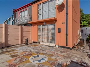 3 Bed House in Orient Hills