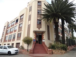 2 Bed Apartment in Troyeville