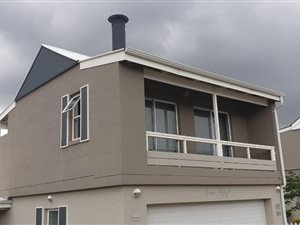 1 Bed Flat in Erasmus Park