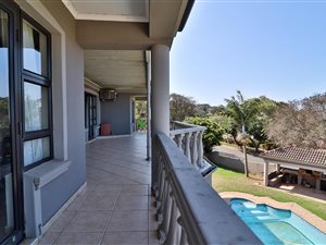 6 Bed House in Blythedale Beach