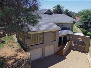 4 Bed House in Quellerina
