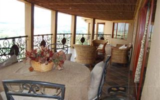 4 Bedroom House in Zwavelpoort