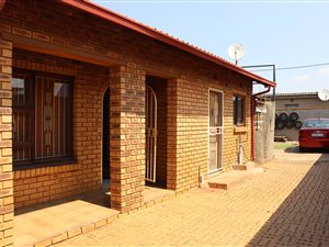 2 Bed House in Doornkop