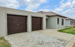 3 Bedroom House in Van Der Hoff Park