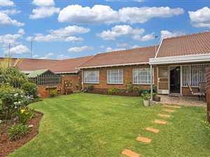 3 Bed Townhouse in Woodmere