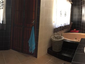 3 Bed House in Palm Beach