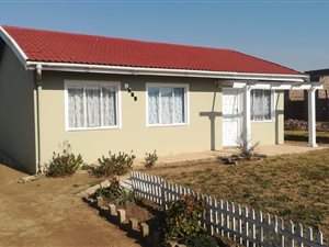 3 Bedroom House in Mpophomeni