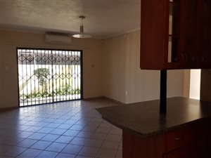 3 Bed Flat in Onverwacht