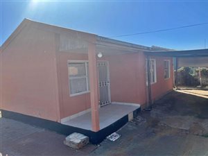 3 Bed House in Blomanda
