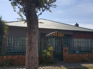 5 Bed House in Kenilworth