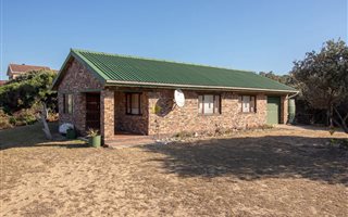 3 Bedroom House in Cannon Rocks
