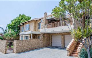 3 Bedroom House in Magalieskruin