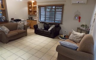 3 Bedroom Apartment in Menlo Park