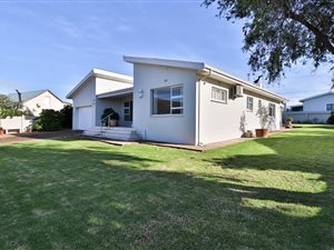 2 Bed House in Bredasdorp
