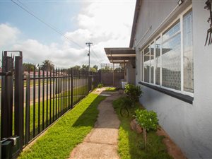 5 Bed House in Krugersdorp West