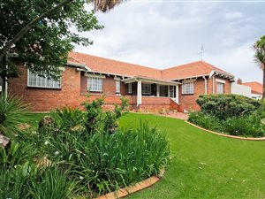 4 Bed House in Thornhill Estate