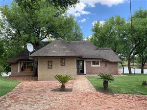 2.2 ha Farm in Viljoenskroon