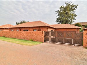 3 Bed Cluster in North Riding AH