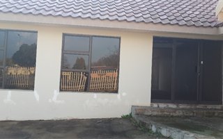 360 m² Office Space in Baillie Park