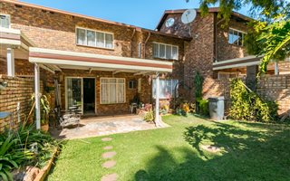 4 Bedroom Duplex in Brummeria