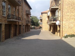 Bachelor apartment in Willow Acres