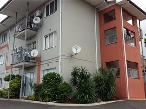 3 Bedroom Apartment in Verulam Central