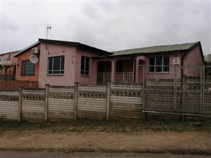 4 Bed House in Stonebridge