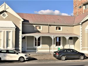 646 m² Office Space in Paarl Central East