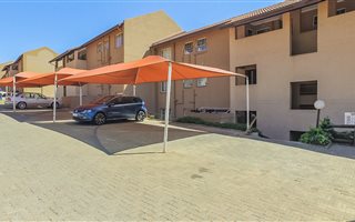 2 Bedroom Townhouse in Alan Manor
