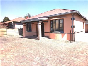 2 Bed House in Nigel Central