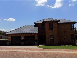 3 Bed House in Bronkhorstbaai