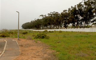 910 m² Land available in Darling