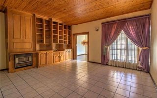 3 Bedroom House in Van Riebeeck Park