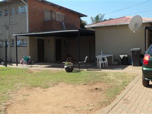 2 Bedroom Townhouse in Crown Gardens